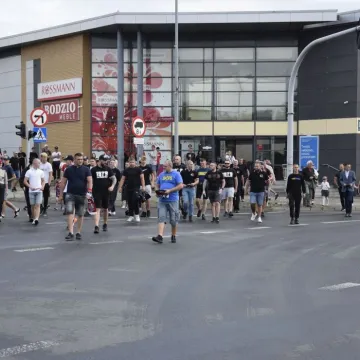 Pamiętają o bohaterach. Kibice RKS Radomsko uczcili godzinę „W”
