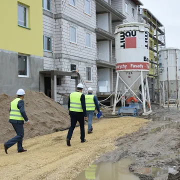 Budowa bloku przy ul. Sadowej 7E na półmetku