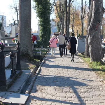 Uroczystość Wszystkich Świętych. Cmentarz Stary w Radomsku