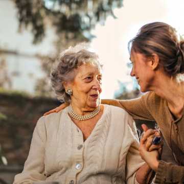 3 rzeczy, które musisz wiedzieć, jeżeli interesuje Cię opieka nad starszymi osobami