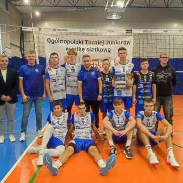 EKS Skra Bełchatów wygrywa siatkarską rywalizację juniorów w Radomsku