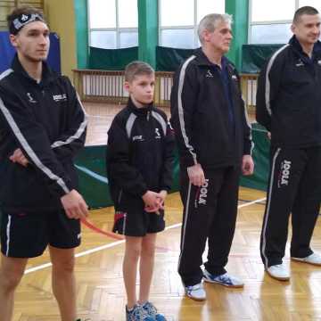 Wygrana tenisistów stołowych UMLKS Radomsko w Sieradzu