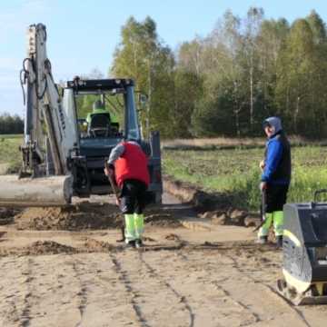 Trwa przebudowa ulicy Leśnej w Płoszowie