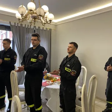 W Radomsku znów zasiedli do wspólnej Wigilii. 150 osób przy jednym stole