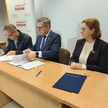 W Radomsku podpisano umowy w ramach programu „Łódzkie ratuje zabytki”