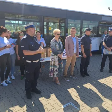 Policja i instruktorzy uczyli odpowiedzialnego kierowania pojazdem