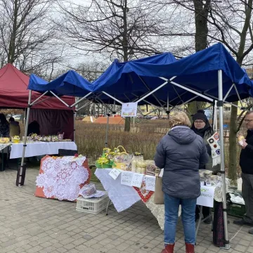 Domowe wypieki, wędliny i ozdoby. Tak wyglądał V powiatowy kiermasz wielkanocny