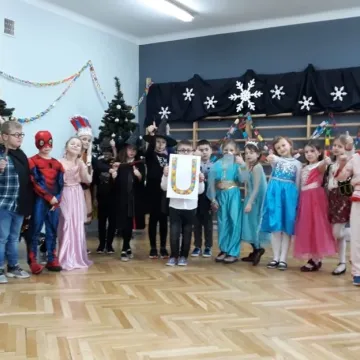 Bal karnawałowy na powitanie ferii zimowych w „Czwórce”