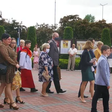 Boże Ciało w Radomsku. Z powodu epidemii procesje wokół kościołów