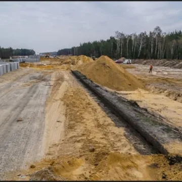 Budowa A1. Postęp prac przy odc. Radomsko - granica województwa 