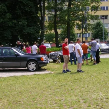 Zabytkowe pojazdy zaparkowały w Radomsku