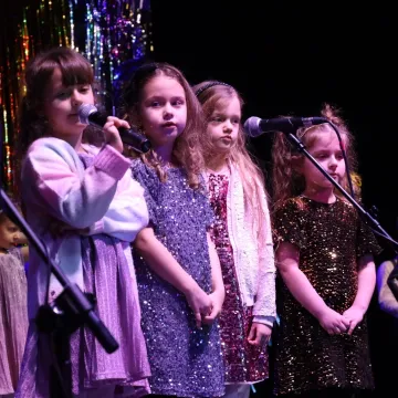 Przedszkolaki z „dwójki” dla babci i dziadka