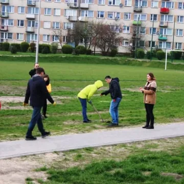 Samorządowcy z Platformy Dialogu sadzili drzewa