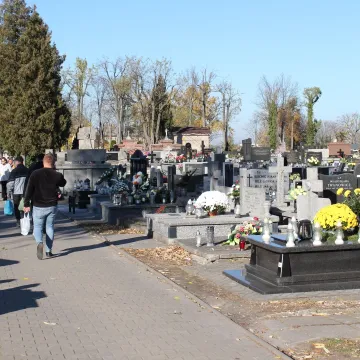 Uroczystość Wszystkich Świętych. Cmentarz Stary w Radomsku