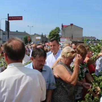 Procesje przemierzyły ulice