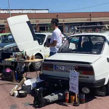 Auto - Moto Weteran 6.  W Radomsku zaparkowały motoryzacyjne legendy