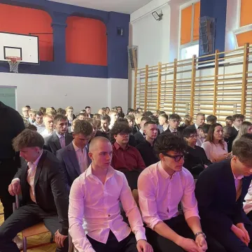 Elektryk pożegnał absolwentów. Teraz czas na maturę