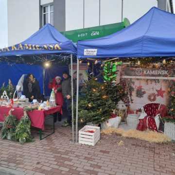 [WIDEO] Świąteczne stragany i atrakcje. Pierwszy Jarmark Bożonarodzeniowy w Kamieńsku