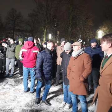 [WIDEO] Tak dla prostych podatków. Nie dla imigracji. Sławomir Mentzen pojawił się w Radomsku