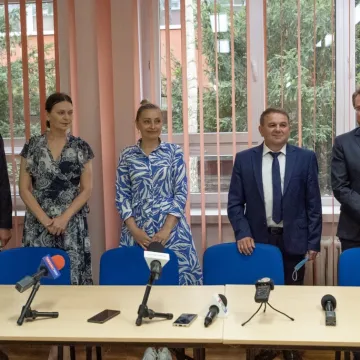 W szpitalu w Bełchatowie chirurgom pomaga robot