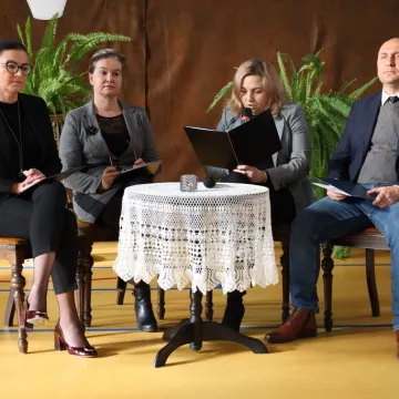 Czytanie z Mistrzem w PSP nr 4 w Radomsku