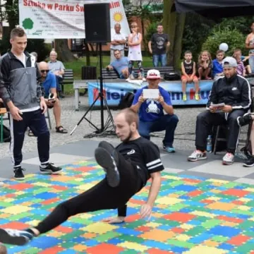 Breakdance na placu 3 Maja
