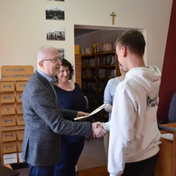 W Kamieńsku podsumowano projekt „Bezpieczne zachowania w sieci”