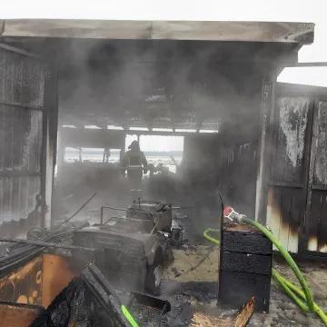 W Kawęczynie spłonął garaż