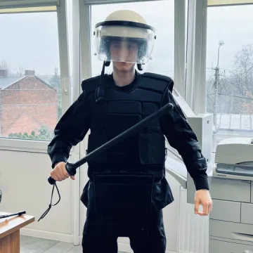 Uczniowie „mechanika” z wizytą w KPP w Radomsku