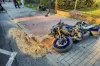 Zderzenie motocykla z toyotą na ul. Słowackiego w Kamieńsku
