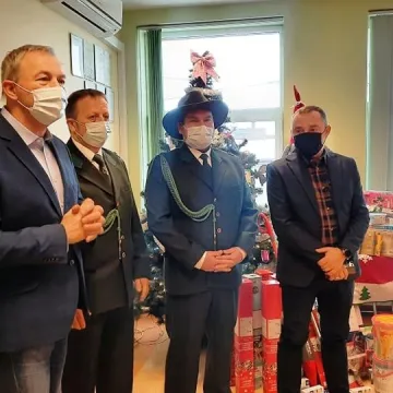 Podopieczni Środowiskowego Domu Samopomocy obdarowani „Myśliwską Paczką”