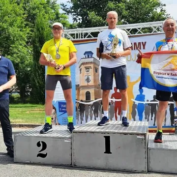 Ponad setka biegaczy stanęła na starcie biegu ulicznego w Radomsku