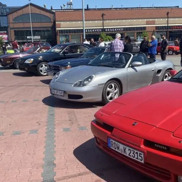 Auto - Moto Weteran 6.  W Radomsku zaparkowały motoryzacyjne legendy