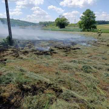 Pożar suchego siana w Danielowie w gm. Kamieńsk