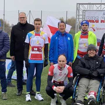 [WIDEO] Pobiegli, by uczcić Niepodległą. Za nami Radomszczański Bieg Niepodległości