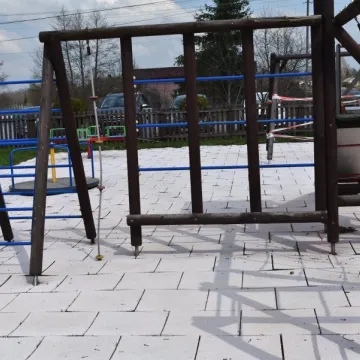 Gm. Kamieńsk: place zabaw zmienią oblicze