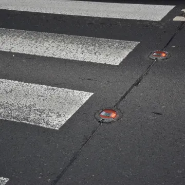 Piotrków Tryb.: aktywne przejścia chronią pieszych