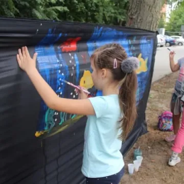 Warsztaty plastyczne „Mania malowania” w plenerze