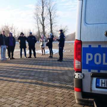 Pierwsza zima za kierownicą. Edukacyjna akcja policji w Radomsku