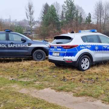 [WIDEO] Znalezisko w Przedborzu – cztery pociski artyleryjskie zabezpieczone przez służby