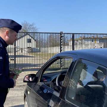 Kobieta za kierownicą łagodzi obyczaje, czyli Dzień Kobiet z radomszczańską policją