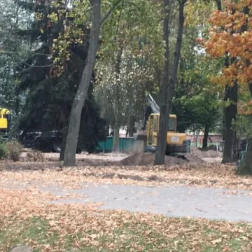 Trwa rewaloryzacja parku Świętojańskiego