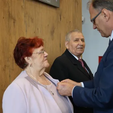 Złoci Małżonkowie uhonorowani medalami