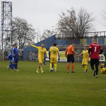 Lider nie zawiódł. RKS pewnie wygrywa z Omegą Kleszczów