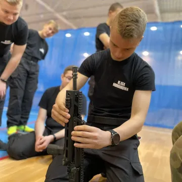 Uczniowie klas mundurowych z Radomska uczestniczyli w manewrach WOT