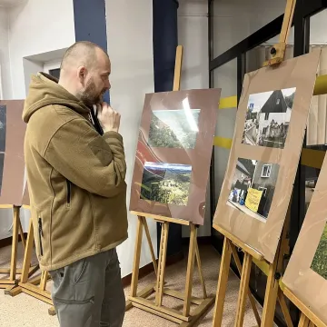 Off Art. Przestrzeń dyskusji o sztuce fotograficznej