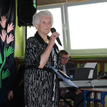 PSP 8 w Radomsku nadano imię „Przyjaciół Dzieci”. Uroczystości 50-lecia