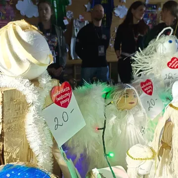 WOŚP 2023: W Gomunicach kwestuje m.in. wąż oraz legwan Stefan