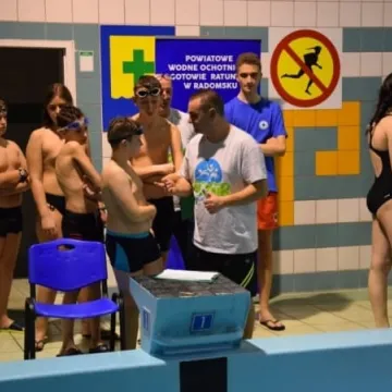 Nocne pływanie w Radomsku