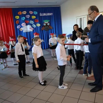 Pierwszoklasiści z PSP 10 w Radomsku złożyli ślubowanie